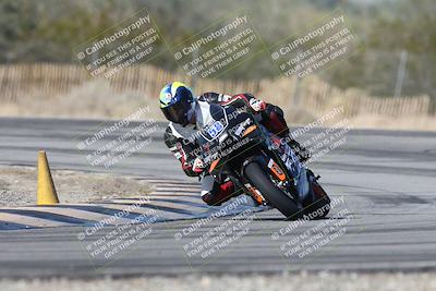 media/Dec-01-2025-Moto Forza (Mon) [[2daa91e15f]]/1-Advanced Group/Session 3 (Turn 3)/